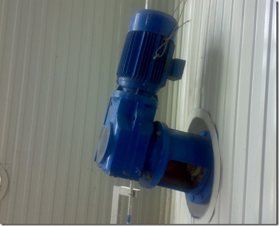 側(cè)入式攪拌機